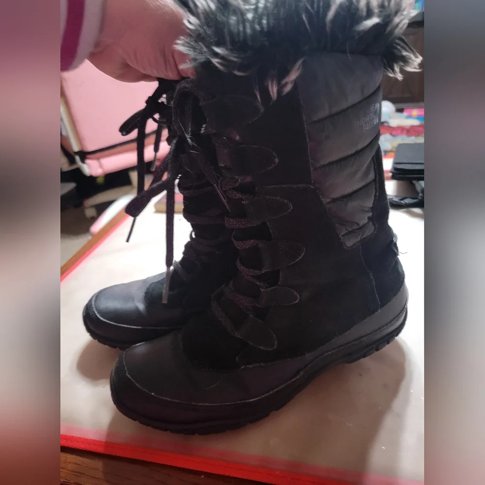 The North Face Women's Winter‎ Boots 200 Gram Primaloft Size 9.5 Waterproof